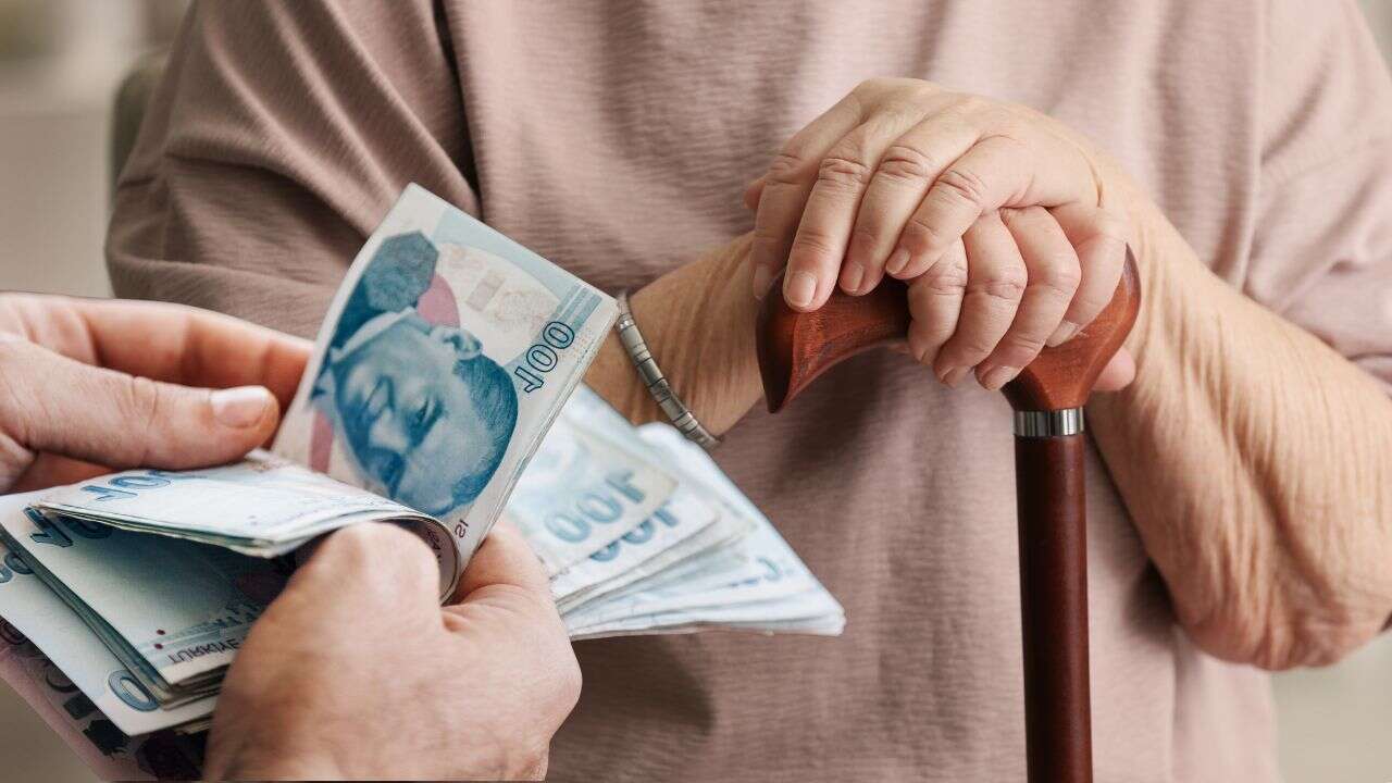 Emekli Maaşı ve Bayram İkramiyesi Ne Zaman Yatacak? Ödeme Takvimi Açıklandı