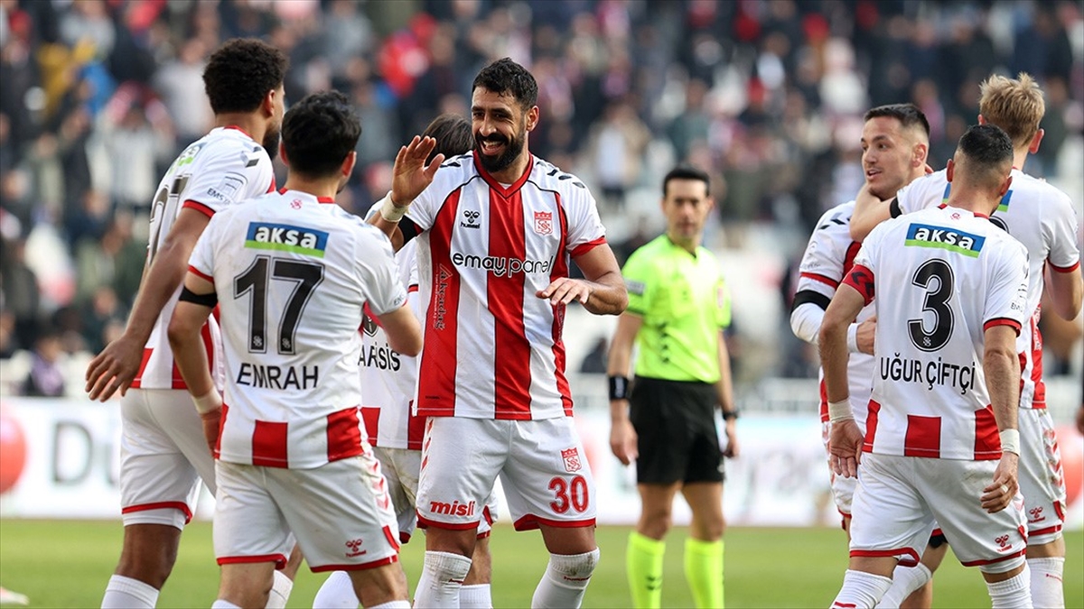 Sivasspor, Süper Lig’de Yarın Eyüpspor’a Konuk Olacak Haberi