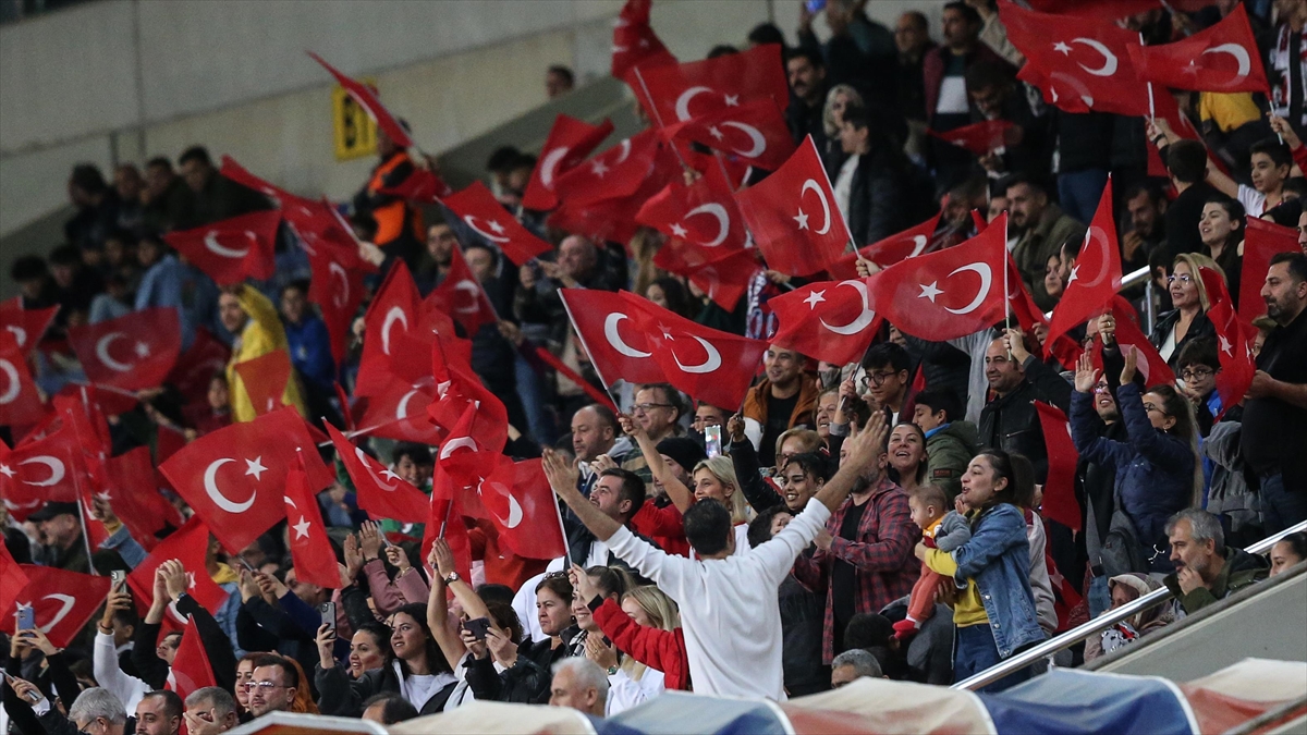 A Milli Kadın Futbol Takımı’nın Yunanistan Ile Yapacağı Maçı Taraftarlar Ücretsiz Izleyebilecek Haberi