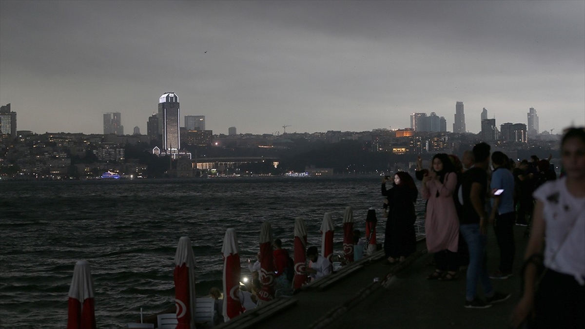 Akom’dan İstanbul’da Şiddetli Rüzgar Ve Kar Yağışı Uyarısı Haberi