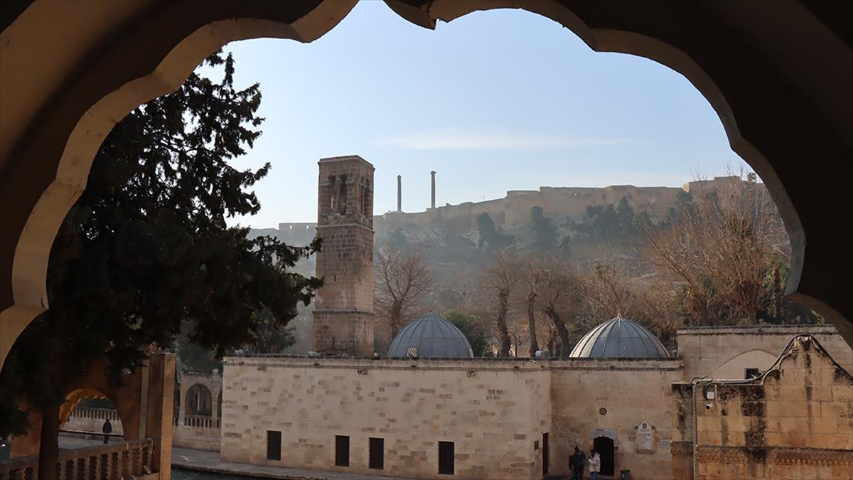 Asrın Felaketinde Hasar Gören Urfa Kalesi’nde Restorasyona Başlandı Haberi