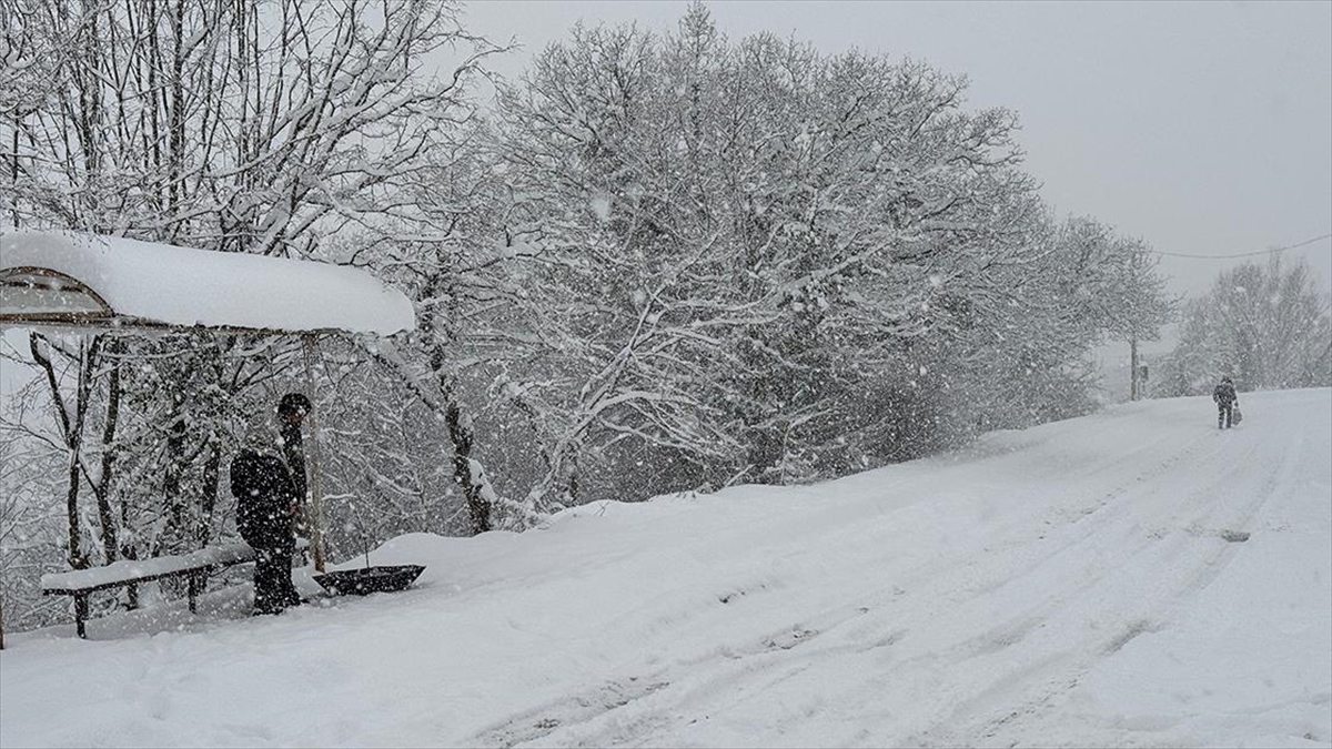 Birçok Ilde Kar Yağışı Ve Soğuk Hava Etkisini Sürdürüyor Haberi