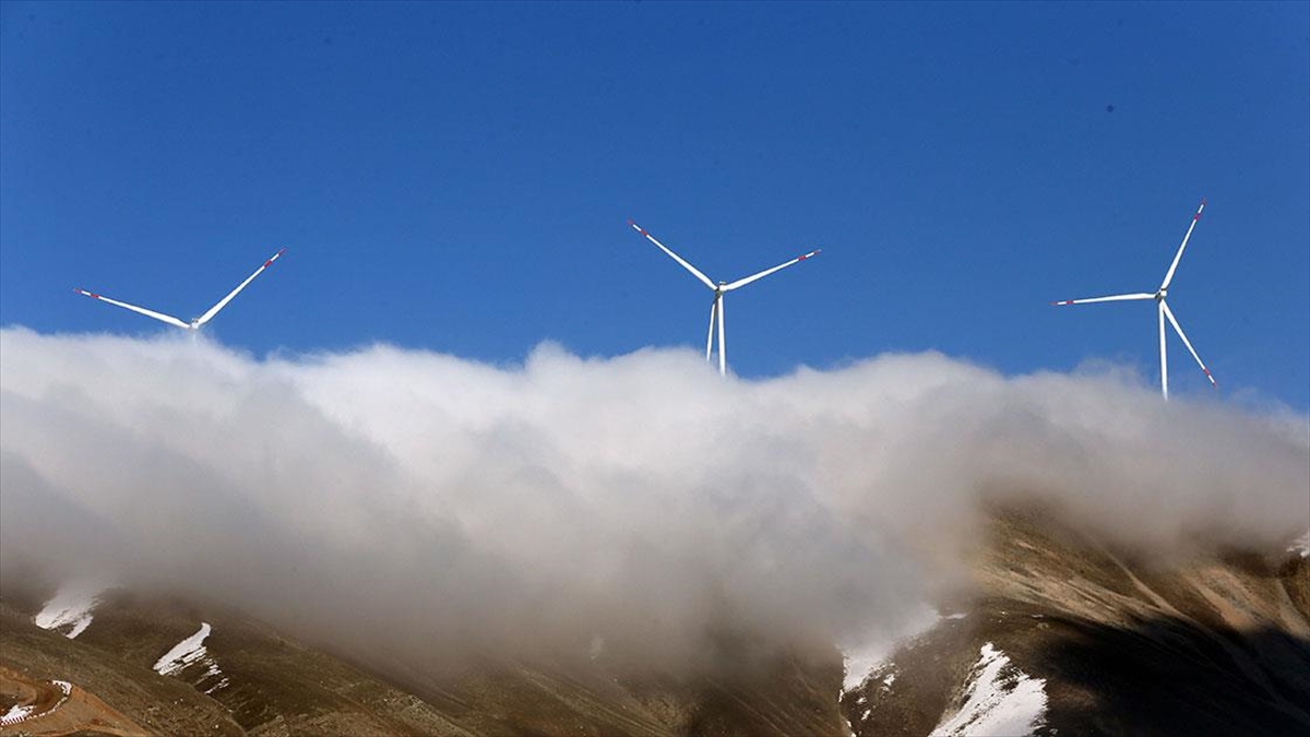 Bitlis’te Rüzgar Ve Güneş Enerjisi Santrali Sayısı Artıyor Haberi