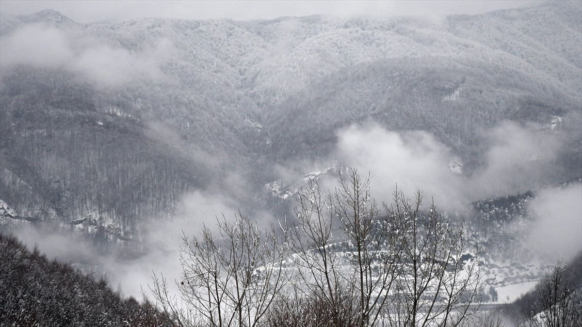 Bolu Dağı’nın Etekleri Sisle Kaplandı Haberi