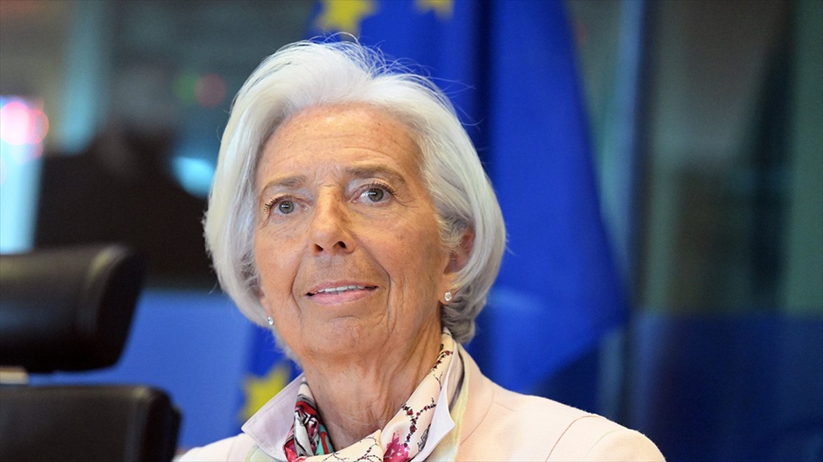 Ecb Başkanı Lagarde, Ticaretteki Risklere Rağmen Dezenflasyon Sürecinin “Yolunda” Olduğunu Söyledi Haberi