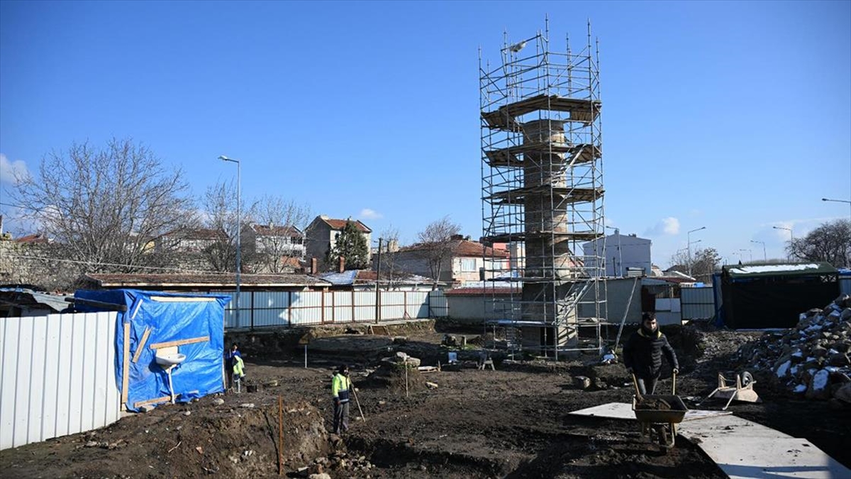 Edirne’de Bugüne Sadece Minaresinin Yarısı Ulaşan Tarihi Camide Restorasyon Sürüyor Haberi