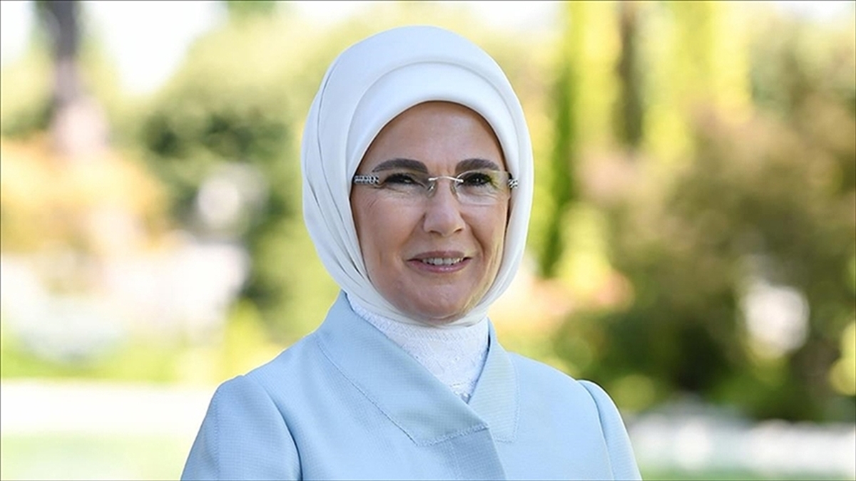 Emine Erdoğan: Bilim Kadınlarımız, Türkiye Yüzyılı’nın Parlayan Yıldızları Olacak Haberi