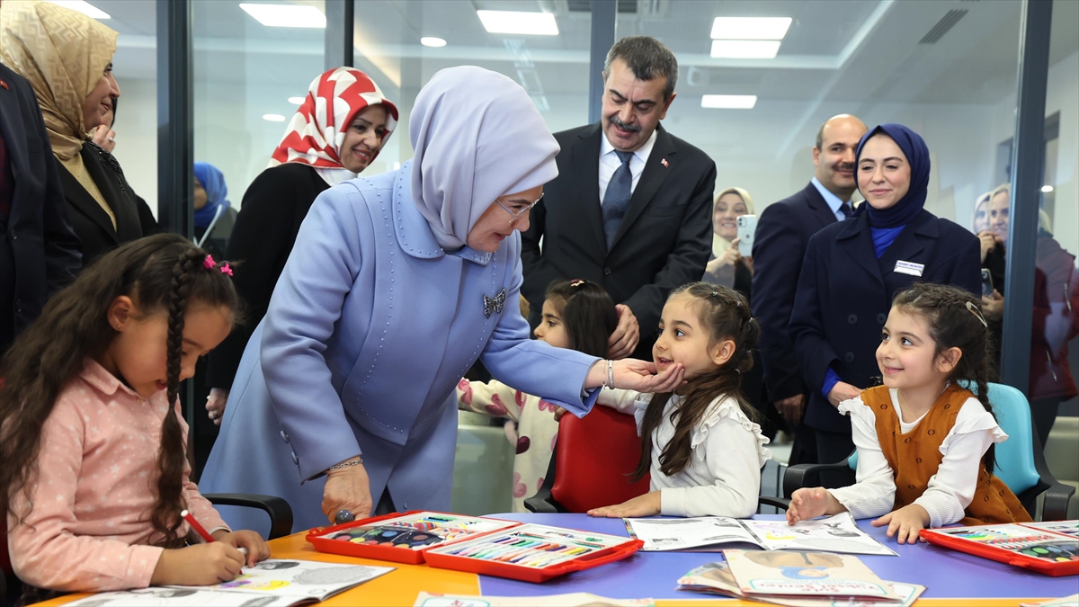 Emine Erdoğan, Gaziantep’te Şahinbey Millet Kütüphanesini Ziyaret Etti Haberi