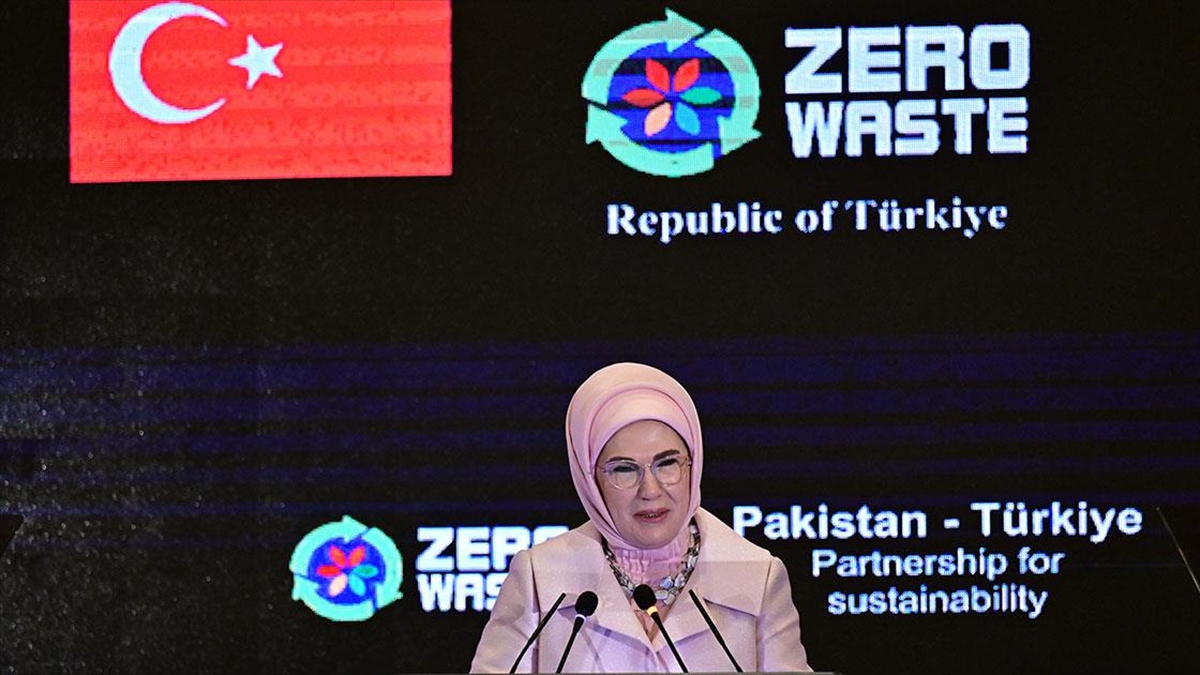 Emine Erdoğan: Her Alanda Ekolojik Dengeyi Yeniden Tesis Edecek Politikalar Üretmeliyiz Haberi