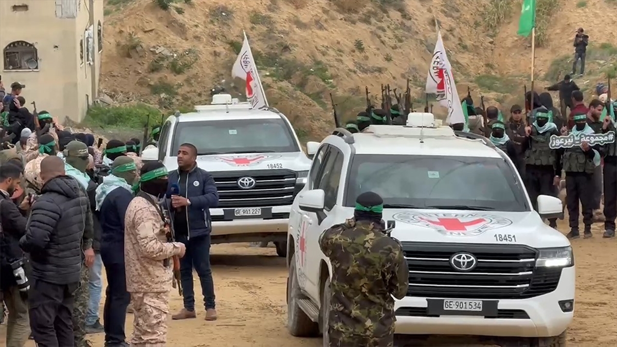 Hamas, İsrail Saldırısında Ölen 4 İsrailli Esirin Cenazesini Kızılhaç’a Teslim Etti Haberi