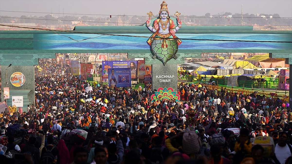 Hindistan’da Düzenlenen Maha Kumbh Mela Festivaline 350 Milyondan Fazla Kişi Katıldı Haberi