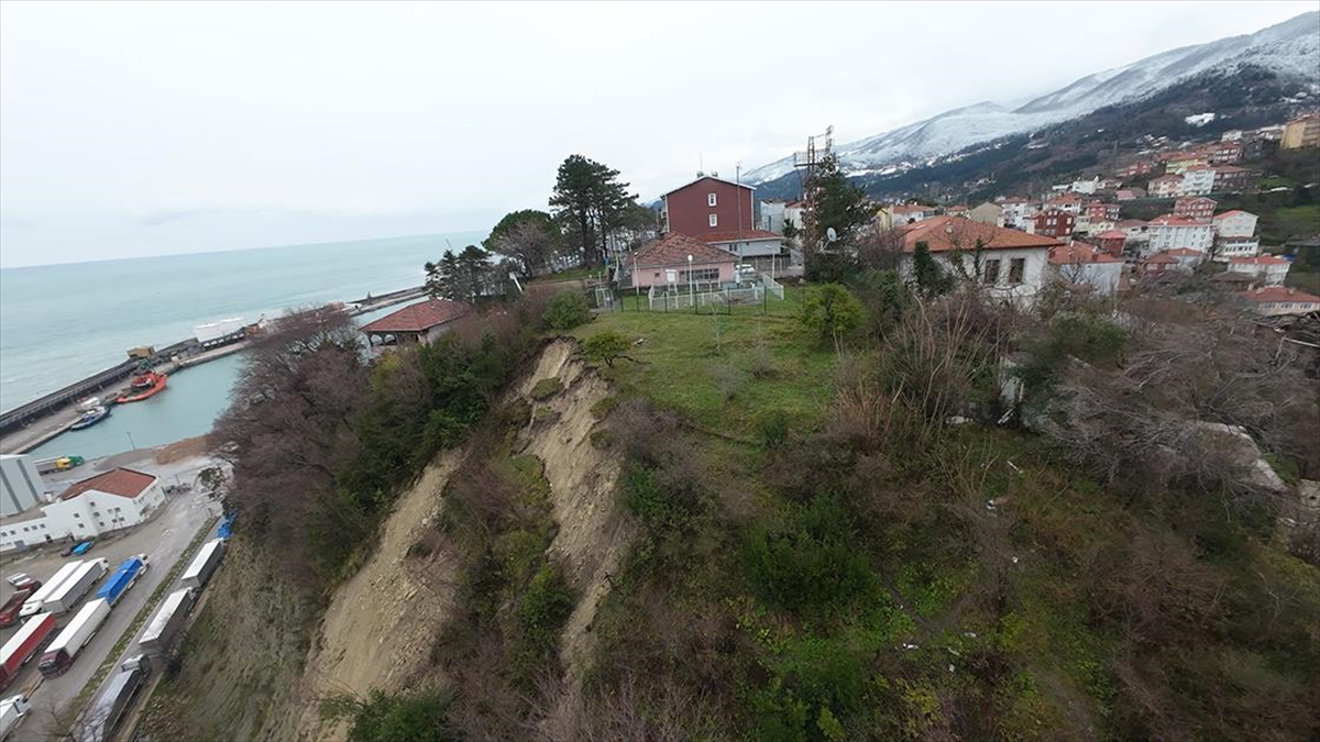 İnebolu’da Aşırı Yağışlar Heyelana Yol Açtı Haberi