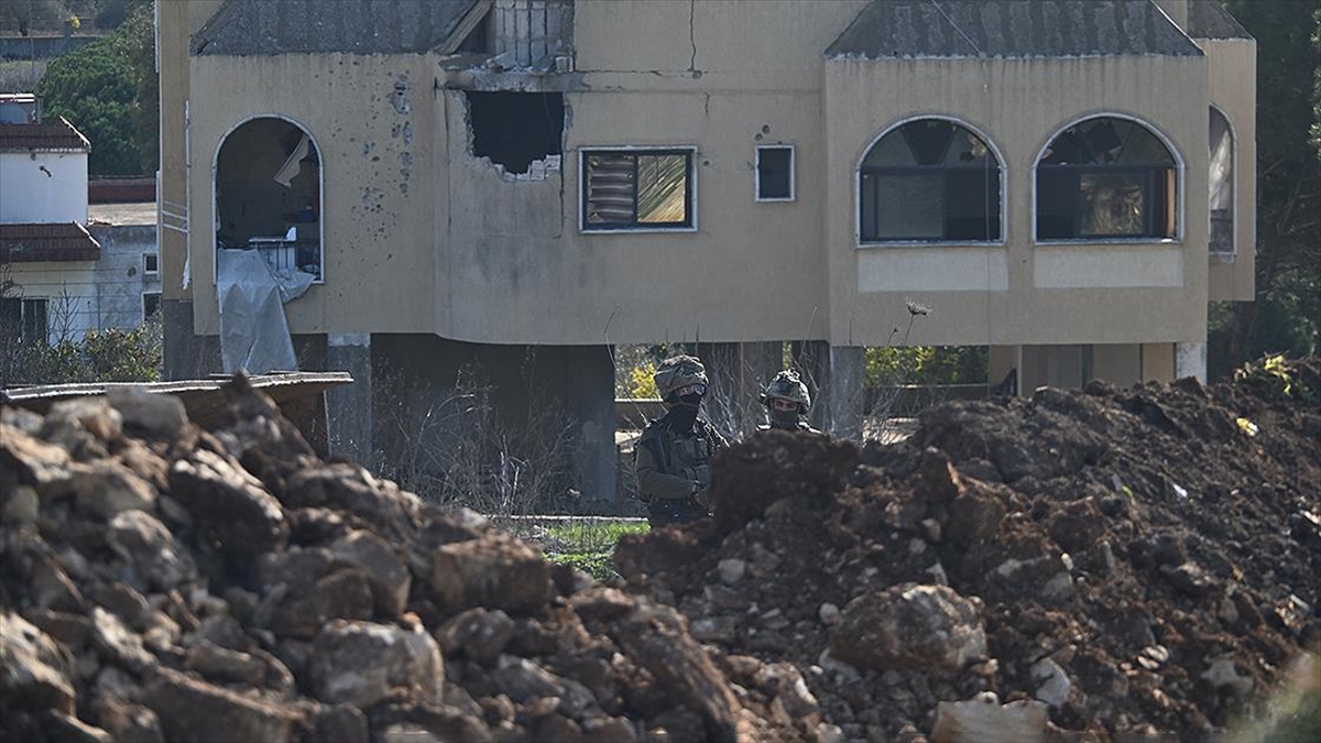 İsrail Ordusu Ateşkese Rağmen Lübnan’ın Güneyinde Binaları Havaya Uçurdu Haberi