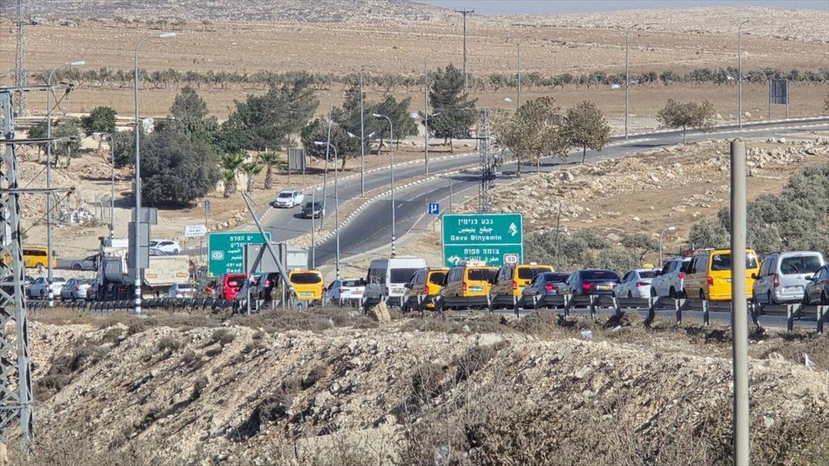 İsrail Ordusu, Doğu Kudüs’ün Kuzeyindeki Hizma Beldesinin Iki Girişini Kapattı Haberi