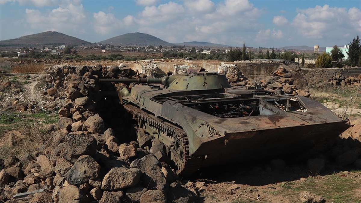 İsrail, Suriye’nin Kuneytra Ilinde Düzenlediği Saldırıda Yeni Yönetimin Askeri Aracını Hedef Aldı Haberi