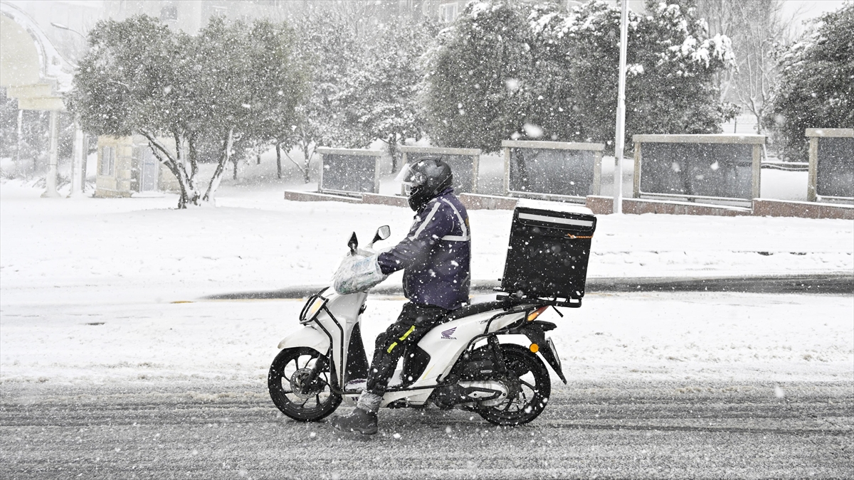 İstanbul’da Motosiklet Ve Motokuryelerin Trafiğe Çıkma Kısıtlaması Yarın Sona Erecek Haberi