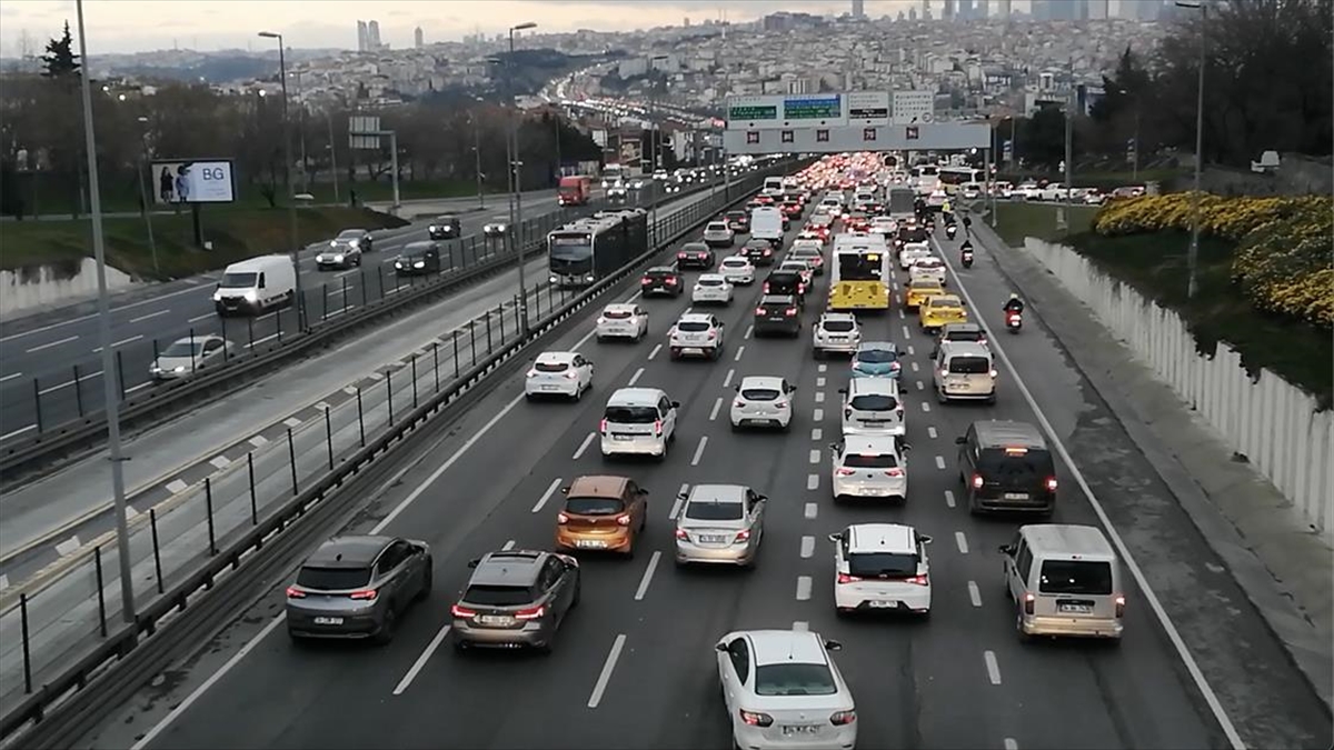 İstanbul’da Sabah Trafikte Yoğunluk Oluştu Haberi