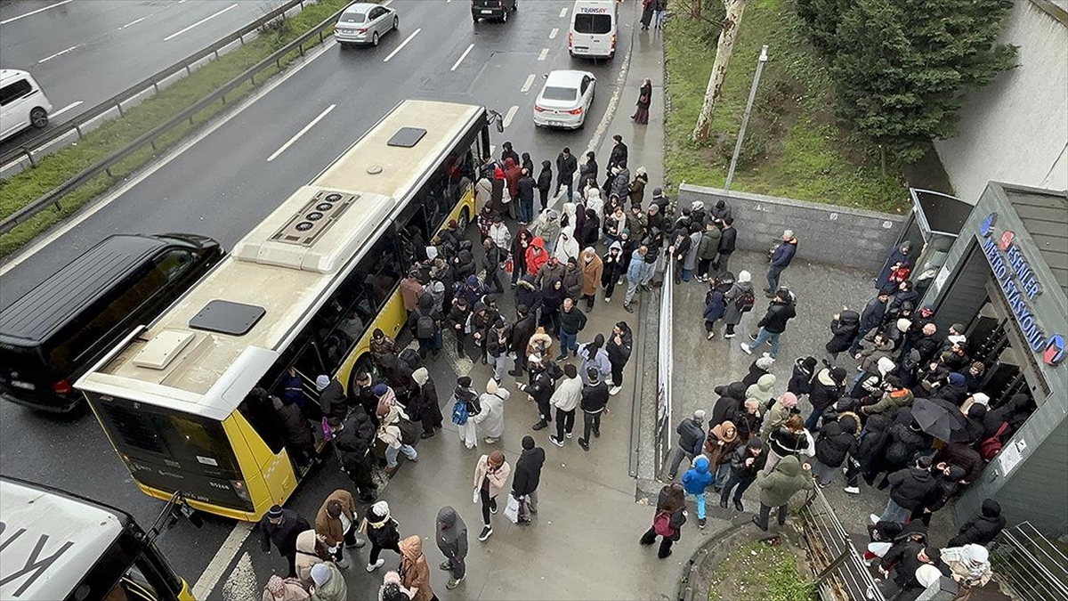 İstanbul’da “Viyadük Düzenleme Çalışması” Metro Hattındaki Yolcuları Mağdur Etti Haberi