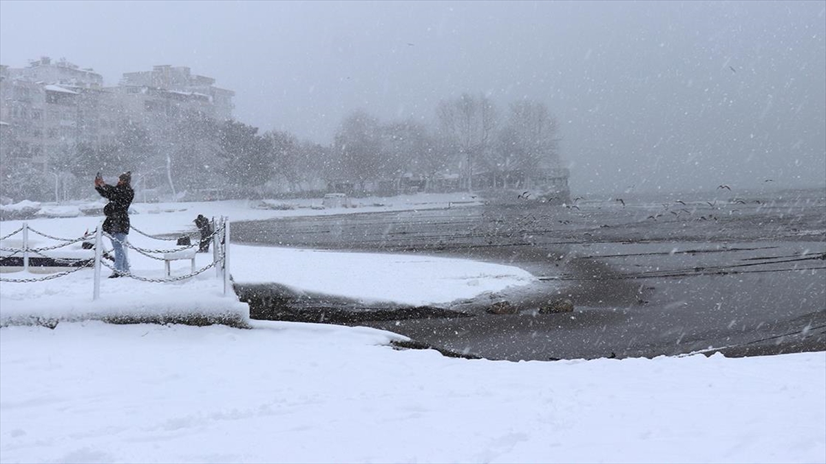 Karadeniz’de “Kuvvetli Kar Sağanağı” Uyarısı Haberi