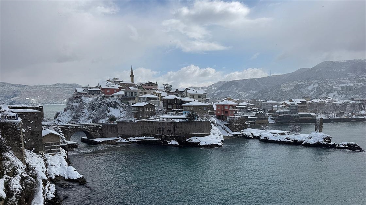 “Karadeniz’in Incisi” Amasra’da Kar Yağışıyla Güzel Manzaralar Oluştu Haberi