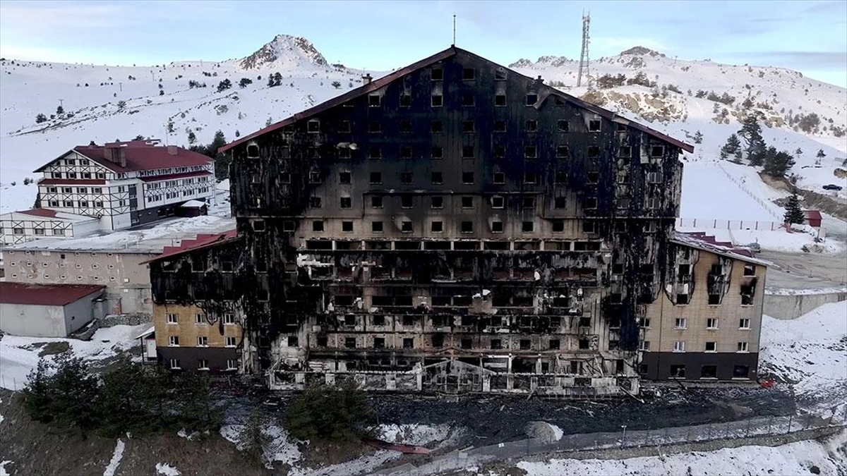 Kartalkaya’daki Otel Yangınında Yaralanan 2 Kişi Taburcu Edildi Haberi