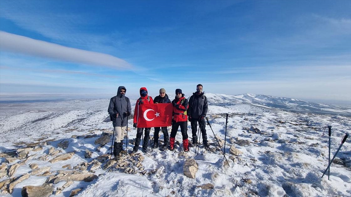 Kırşehirli Dağcılar, Kındam Dağı’nın Zirvesine Tırmandı Haberi