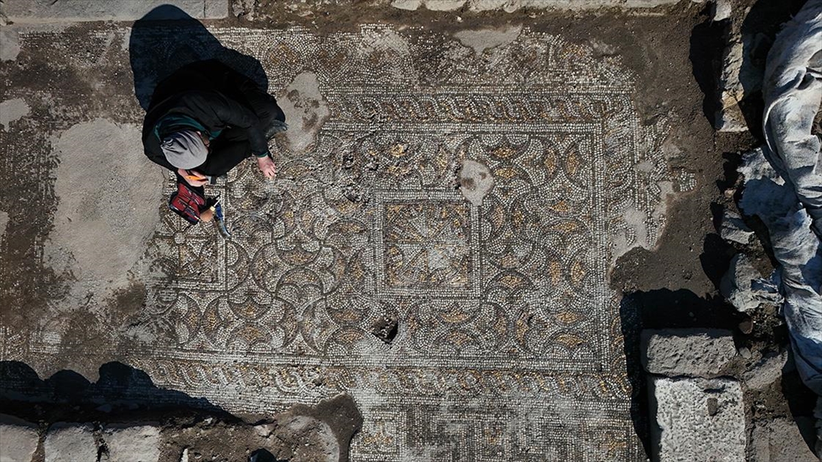 Pergamon’da “Mozaikli Ev” Gün Yüzüne Çıkarılıyor Haberi