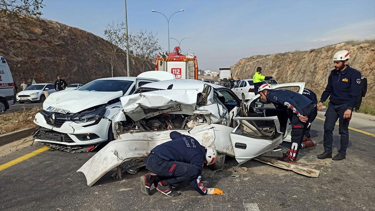 Şanlıurfa’daki Zincirleme Trafik Kazası Araç Kamerasınca Kaydedildi Haberi