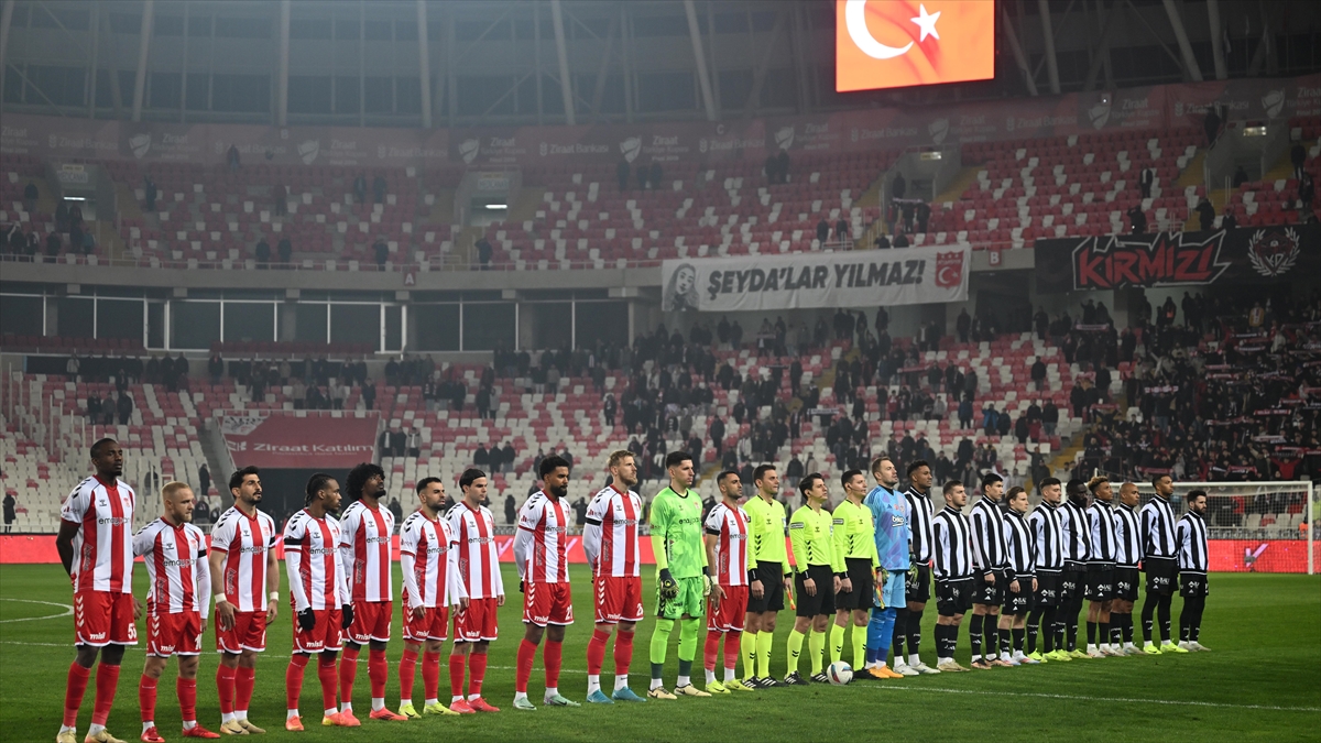 Sivasspor-Beşiktaş Maçının Biletleri Satışa Çıkarıldı Haberi