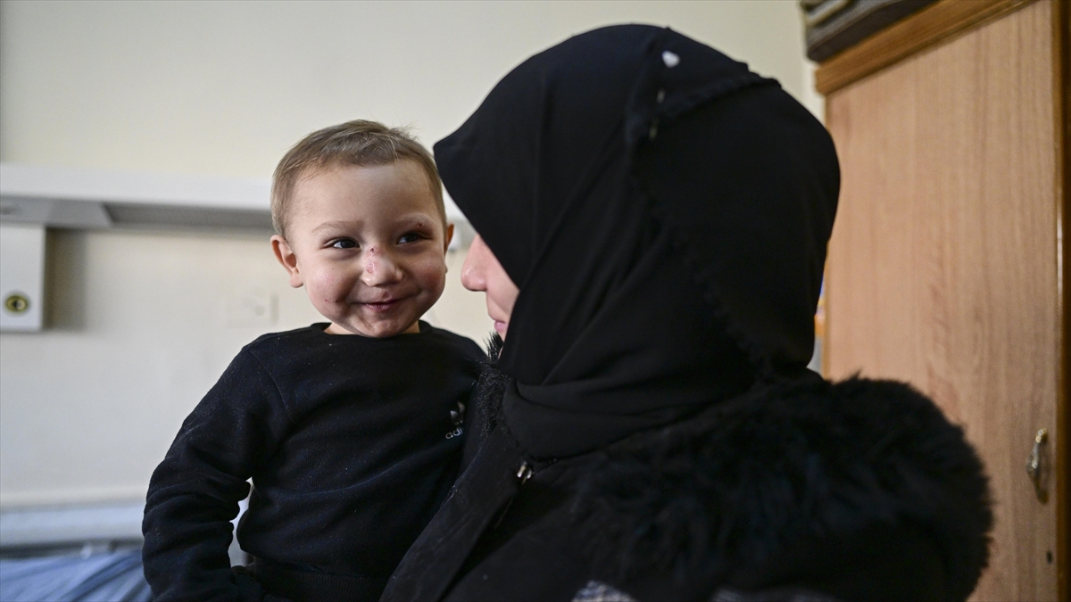 Suriye’de Işitme Engelli Çocuklar Cihazlarla Ilk Kez Duymanın Sevincini Yaşadı Haberi