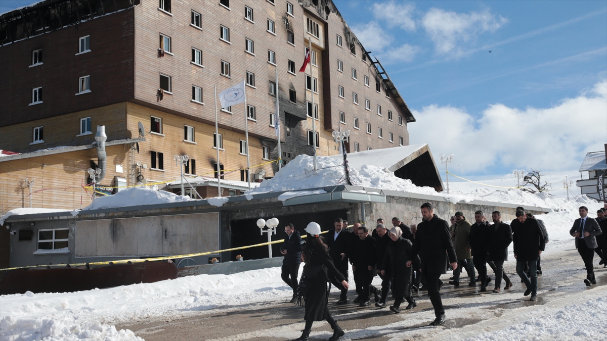 Tbmm Kartalkaya’daki Otel Yangınını Araştırma Komisyonu, Grand Kartal Otel’de Incelemelerde Bulundu Haberi