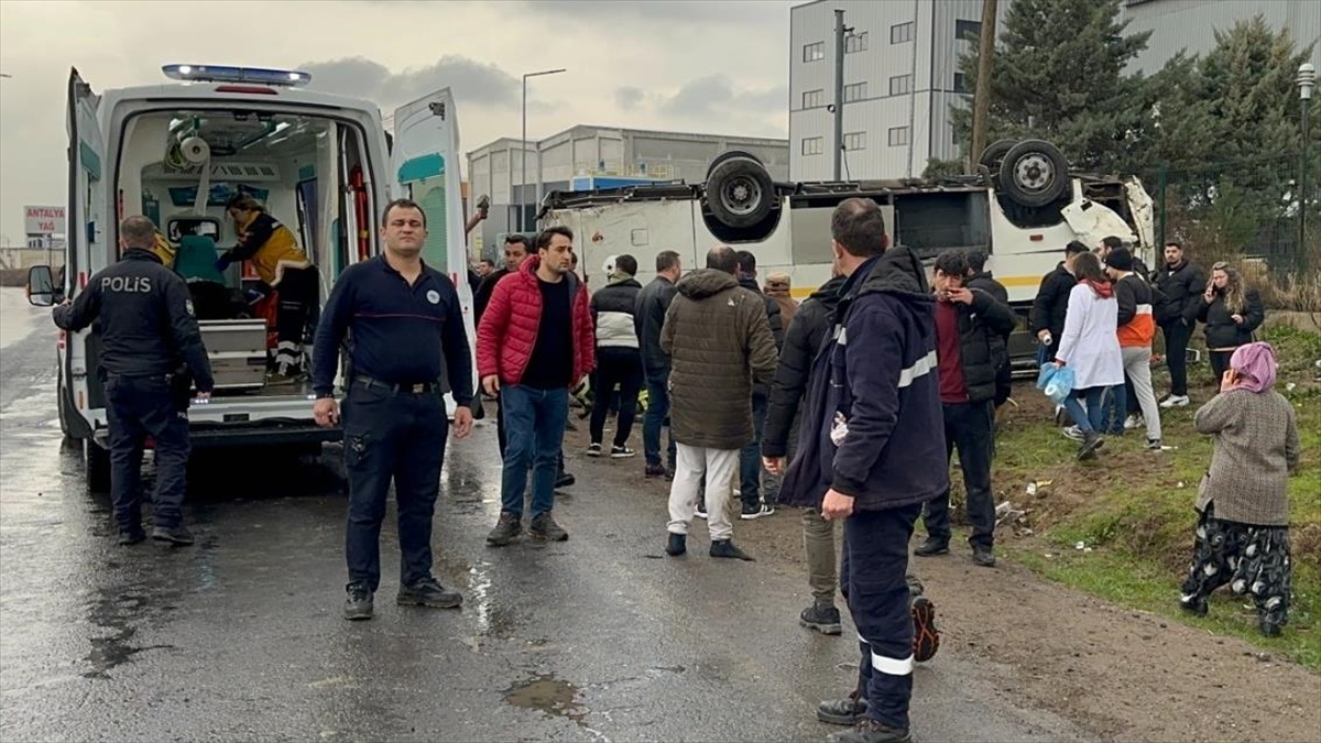 Tekirdağ’da Işçi Taşıyan Midibüsün Devrildiği Kazada 25 Kişi Yaralandı Haberi