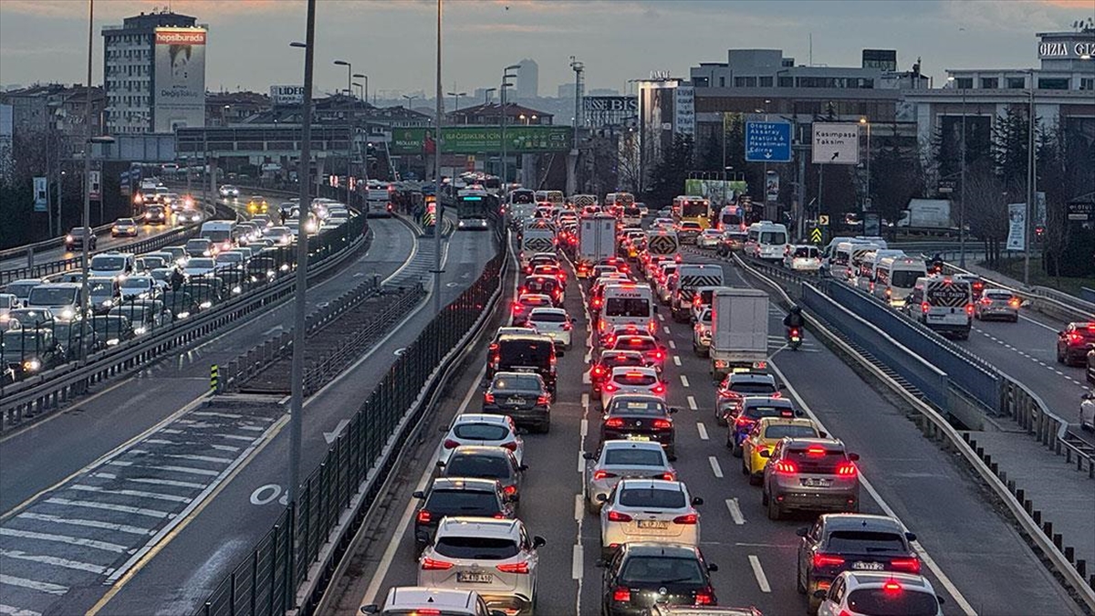 Trafiğe Ocakta 165 Bin 734 Aracın Kaydı Yapıldı Haberi