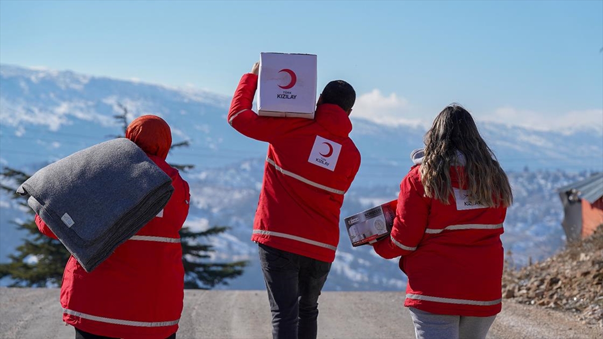 Türk Kızılay, 6 Şubat Depremlerinin Ardından 548 Binden Fazla Haneye Destek Oldu Haberi