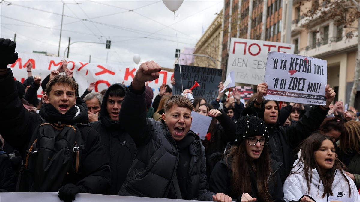 Yunanistan’da Grev Ve Protestolar, Hayatı Olumsuz Etkiledi Haberi