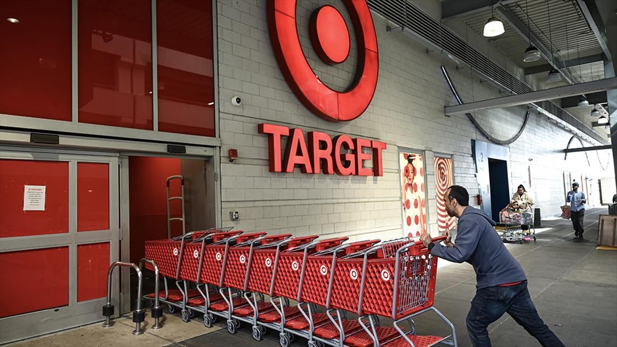 Abd’li Perakende Zincirleri Target Ve Best Buy, Tarifelerin Fiyat Artışına Yol Açabileceğini Belirtti Haberi