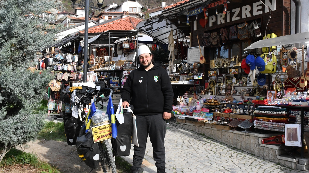 Almanya’dan Bisikletle Hac Yolculuğuna Çıkan Türk Genci, Prizren’e Geldi Haberi