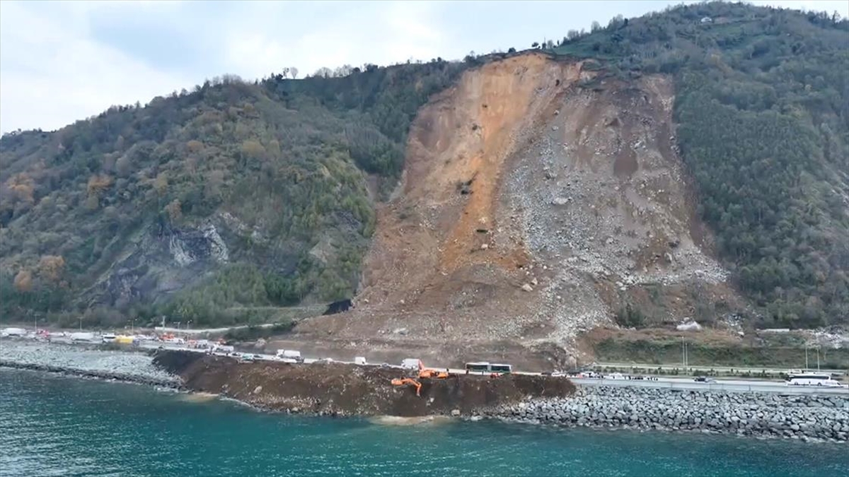 Ani Hava Değişimlerinin Karadeniz’de Doğa Kaynaklı Afetleri Tetikleyebileceği Uyarısı Haberi