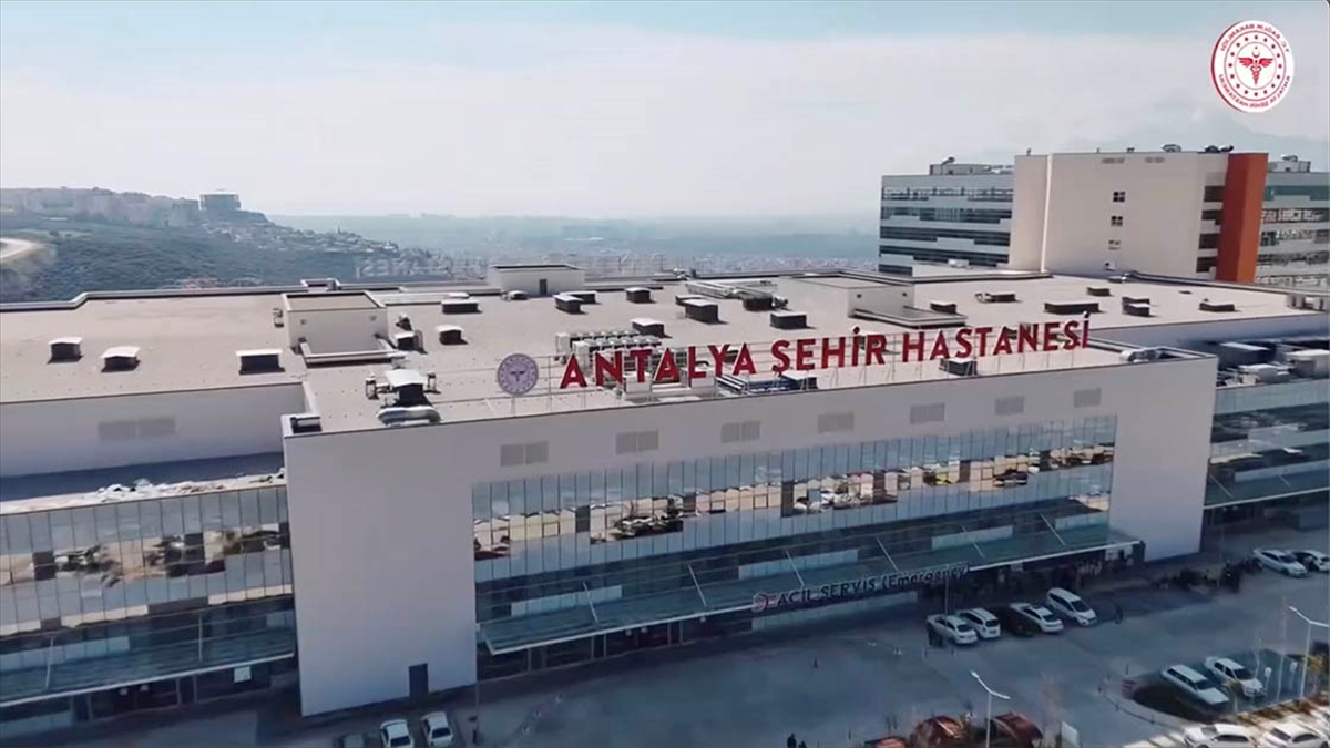 Antalya Şehir Hastanesi Bölgenin Sağlık Hizmeti Ihtiyacında Önemli Rol Oynuyor Haberi