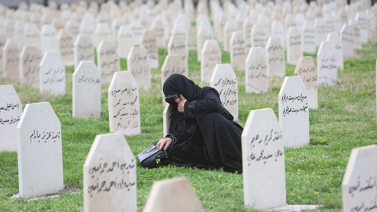 Baas Rejiminin Elma Kokusuyla Gelen Halepçe Katliamının Üzerinden 37 Yıl Geçti Haberi