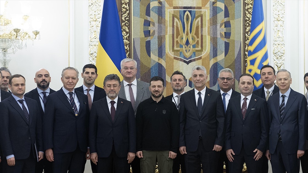 Bakanlar Yumaklı Ve Bolat, Ukrayna Devlet Başkanı Zelenskiy Ile Görüştü Haberi