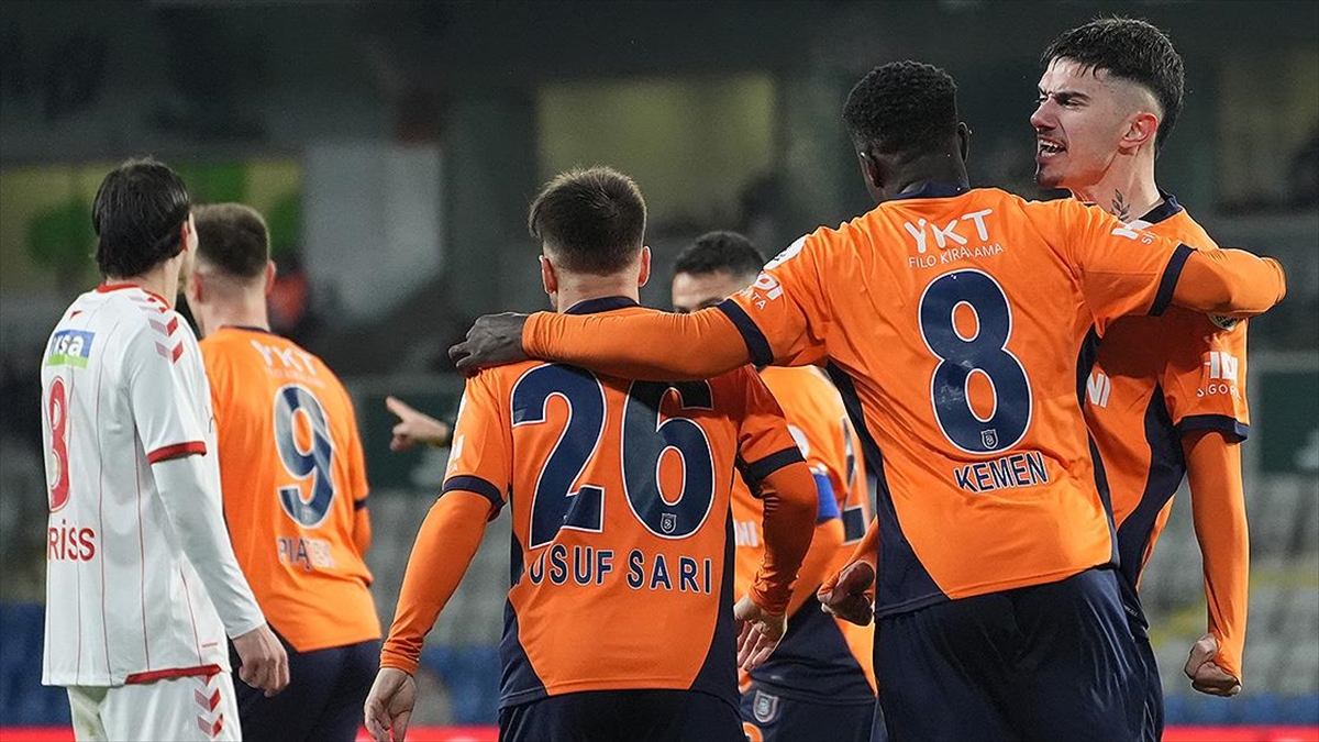 Başakşehir 3 Puanı Tek Golle Aldı Haberi