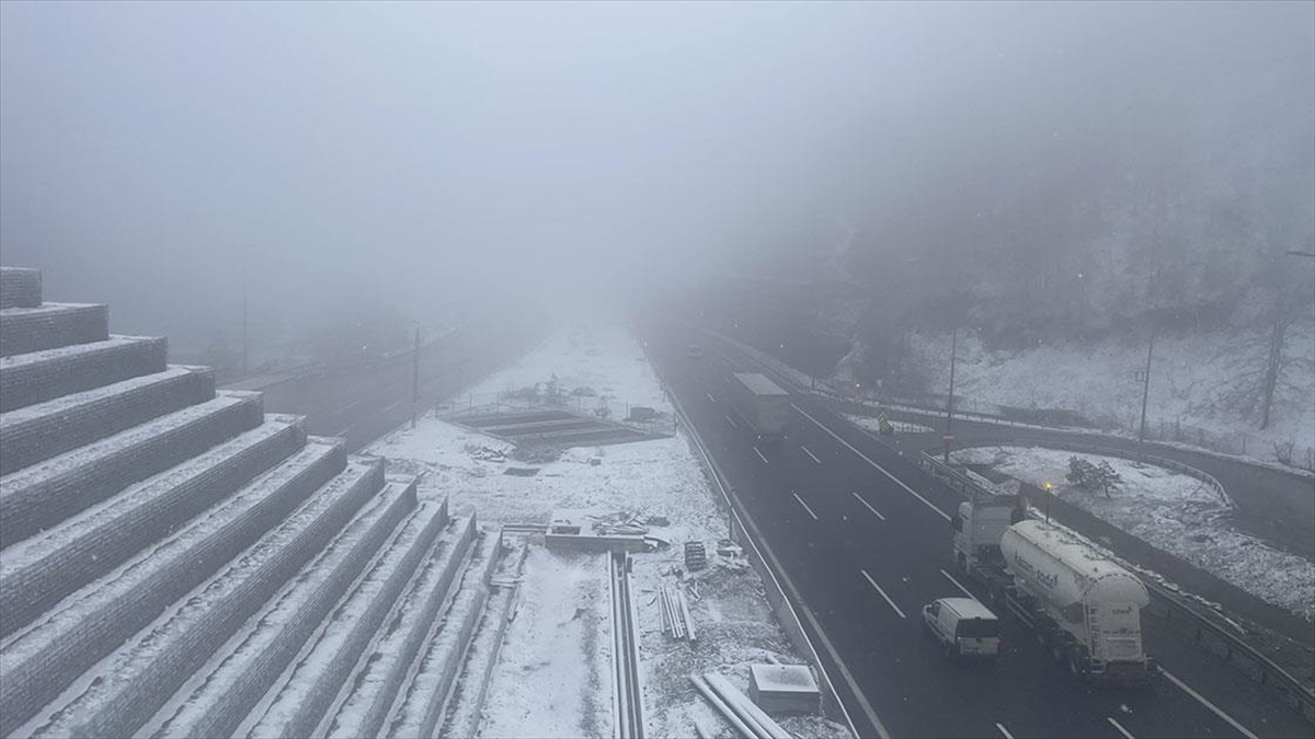 Bolu Dağı’nda Kar Yağışı Sürüyor Haberi