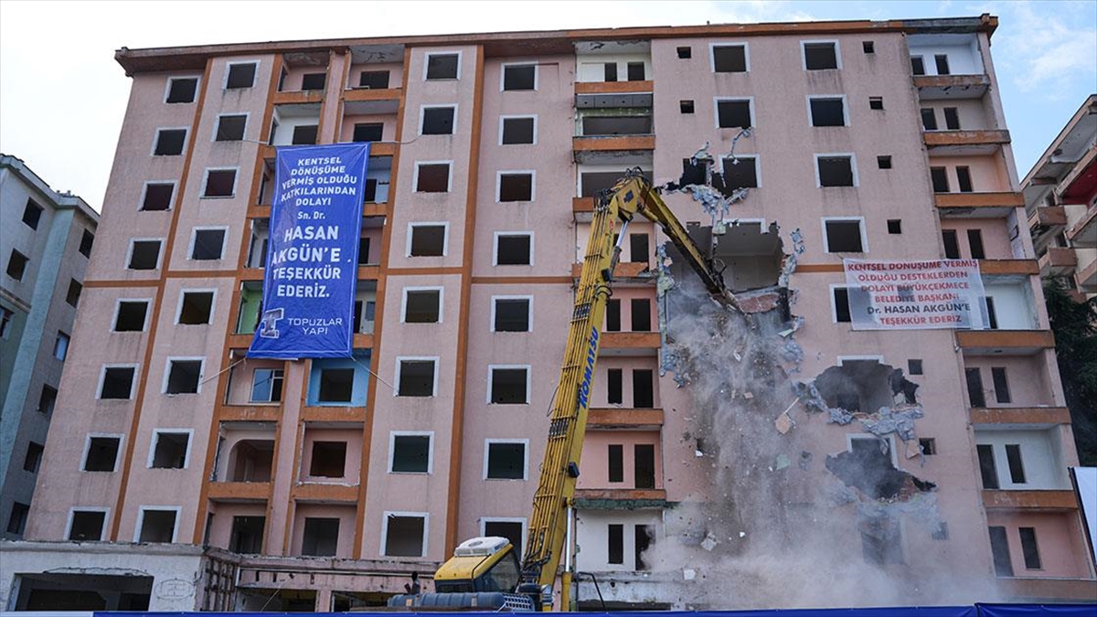 Büyükçekmece’de Kentsel Dönüşüm Kapsamında 10 Bina Yıkılıyor Haberi