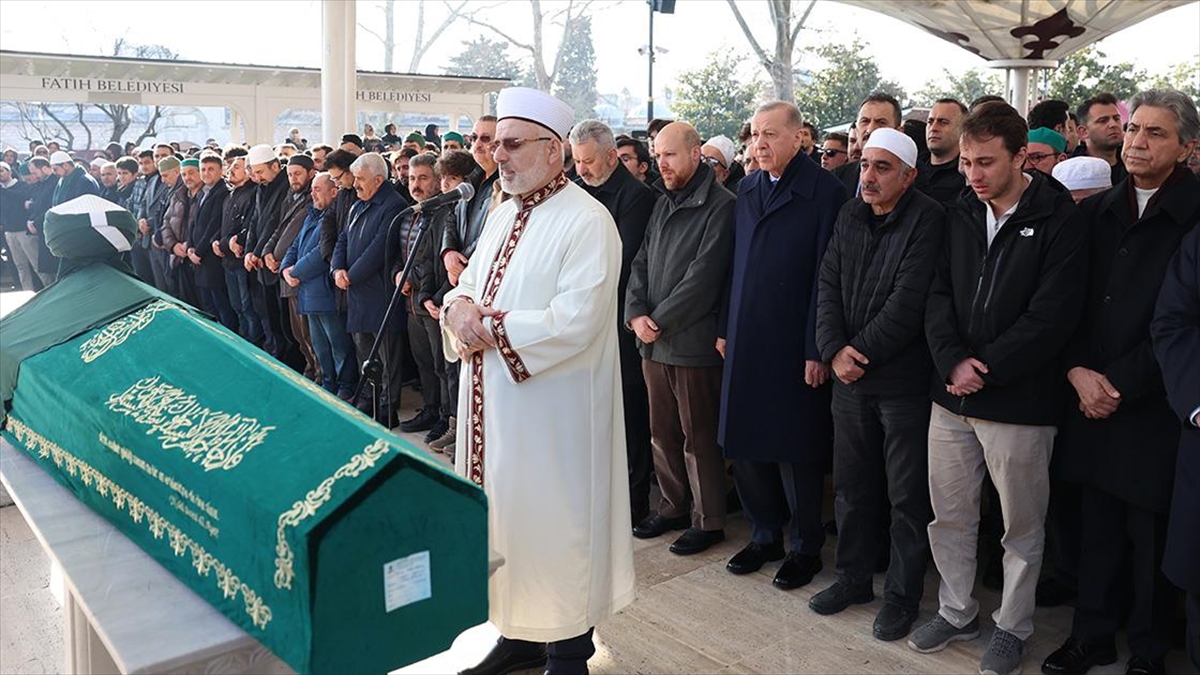 Cumhurbaşkanı Erdoğan, Emekli Imam Hatip Kasım Yağcıoğlu’nun Cenaze Törenine Katıldı Haberi