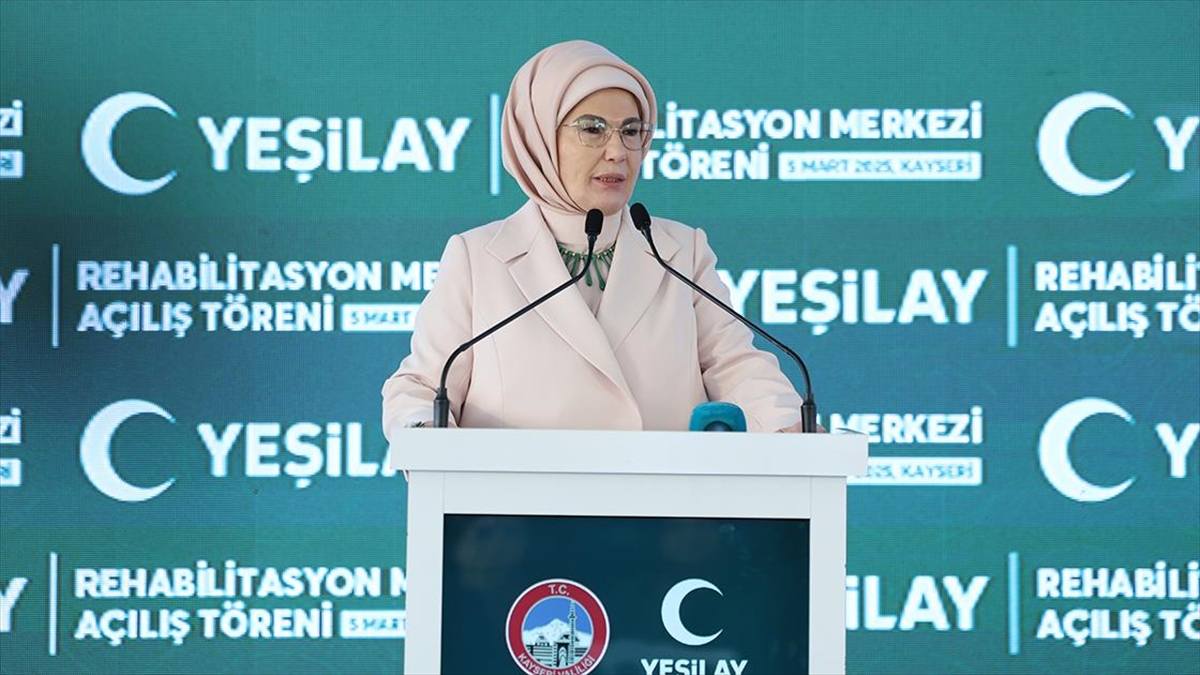 Emine Erdoğan: Aile Yılı Ilan Ettiğimiz Bu Yılda, Bağımlılıklarla Mücadelede Son Derece Kararlıyız Haberi