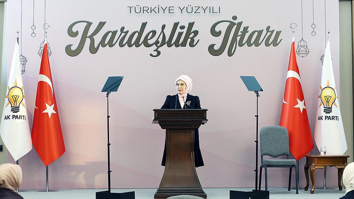 Emine Erdoğan: Ak Parti Kadın Kollarının Başarısı Emsalsizdir, Tarihidir Haberi