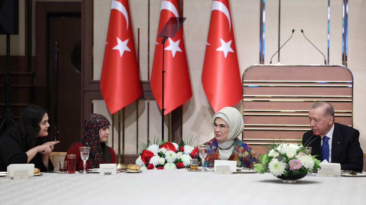 Emine Erdoğan’dan Çiftçilerle Iftara Ilişkin Paylaşım Haberi