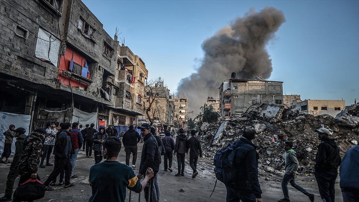 İsrail’in Gazze’ye Düzenlediği Saldırılarda En Az 30 Filistinli Hayatını Kaybetti Haberi