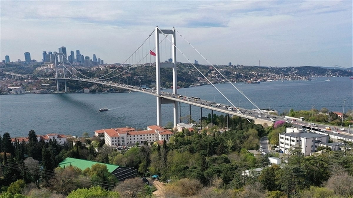 İstanbul Boğazı’nda Gemi Trafiği Geçici Olarak Askıya Alındı Haberi